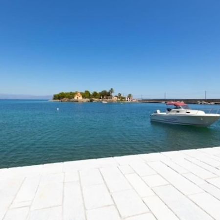 Aigli Guest House Gythio Bagian luar foto