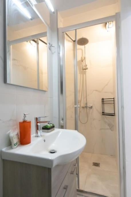 Aigli Guest House Gythio Bagian luar foto